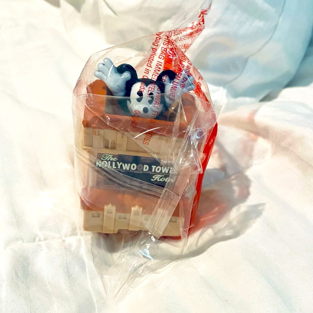 💕NWT Disney 50th Toy